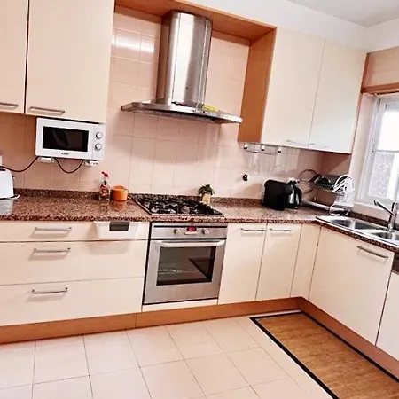 Apartment Spacious 1bdr Apt With Outdoor Patio